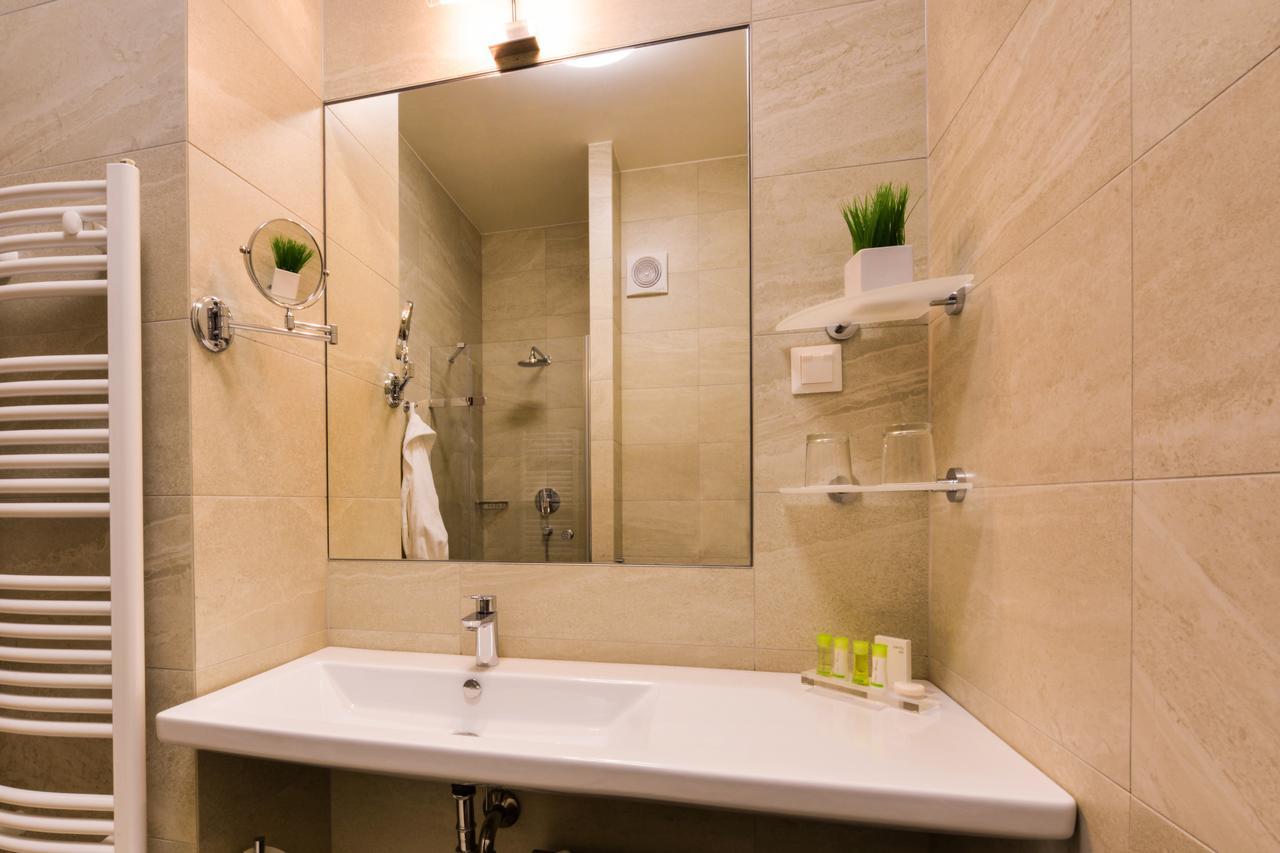 Hotel Grid 4*